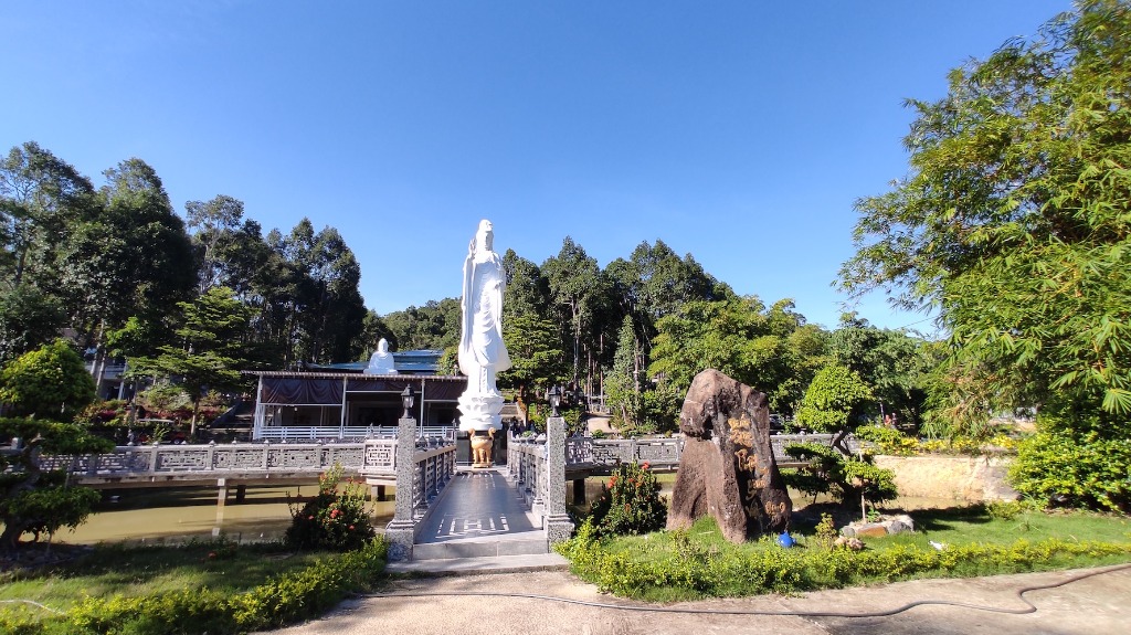 Vipassana 101: How an Accidental 12-Day Silent Retreat Rewired My Tech Mind